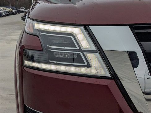 Used 2024 Nissan Armada Platinum w/ Captain's Chairs Package image 9