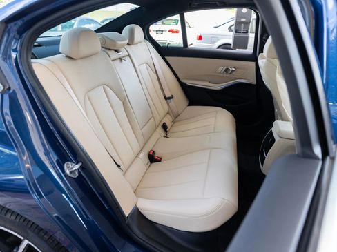 Used 2021 BMW 330i xDrive Sedan w/ Convenience Package image 23