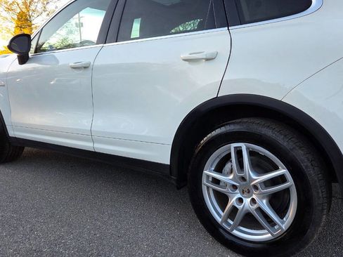 Used 2012 Porsche Cayenne S AWD/4WD image 9