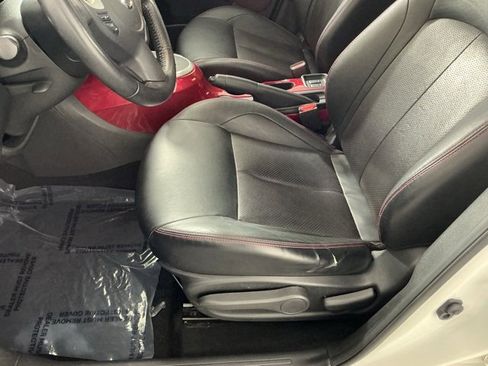 Used 2016 Nissan Juke SL image 8