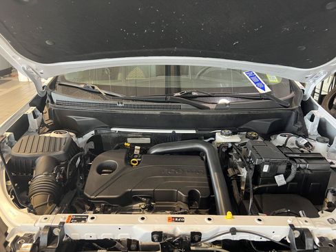 Used 2024 Chevrolet Equinox LS FWD image 10