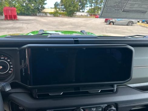 New 2025 Jeep Gladiator Mojave image 14