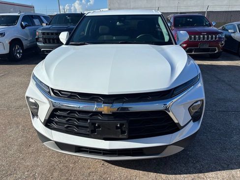 Used 2023 Chevrolet Blazer LT AWD/4WD image 2