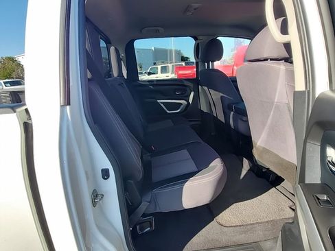 Used 2022 Nissan Titan SV image 24