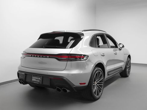 Certified 2026 Porsche Macan image 12