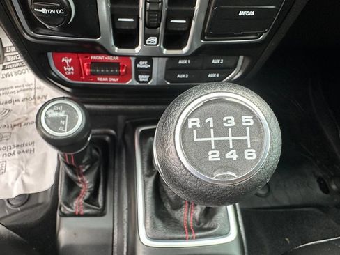 Used 2020 Jeep Gladiator Rubicon w/ Dual Top Group AWD/4WD image 26