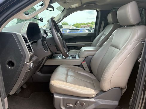 Used 2019 Ford Expedition Max XLT w/ Equipment Group 202A RWD image 5