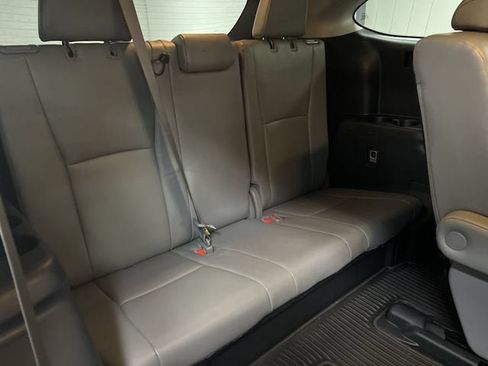 Used 2023 Toyota Highlander XLE AWD/4WD image 28