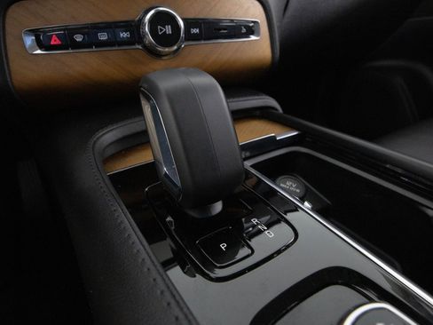 Used 2023 Volvo XC90 B6 Plus w/ Protection Package Premier image 22