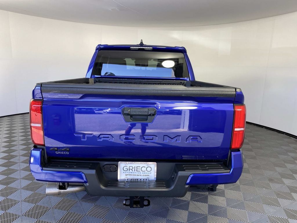 Used 2025 Toyota Tacoma TRD Off-Road AWD/4WD image 7