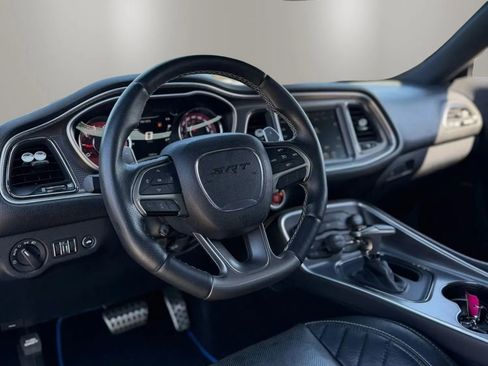 Used 2016 Dodge Challenger SRT Hellcat RWD image 12