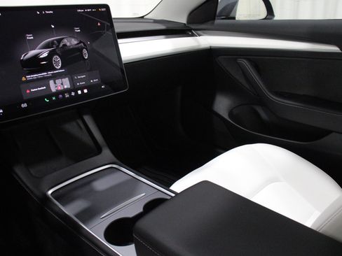 Used 2023 Tesla Model 3 Standard Range RWD image 17