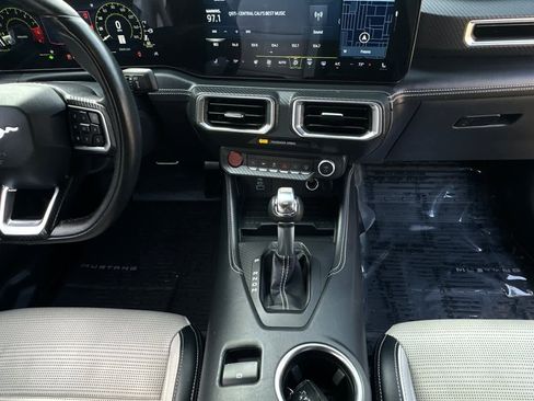 Used 2024 Ford Mustang GT Premium image 4