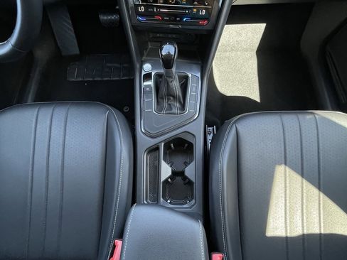 Used 2024 Volkswagen Tiguan Wolfsburg Edition image 20