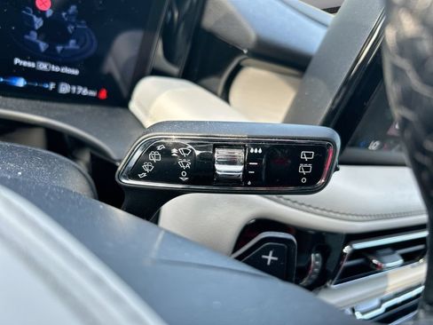 Used 2025 Lincoln Aviator Reserve w/ Equipment Group 201A AWD/4WD image 19
