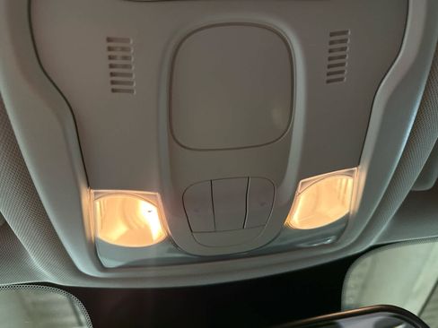 Used 2020 Jeep Renegade Sport w/ UConnect 7.0 Group FWD image 29