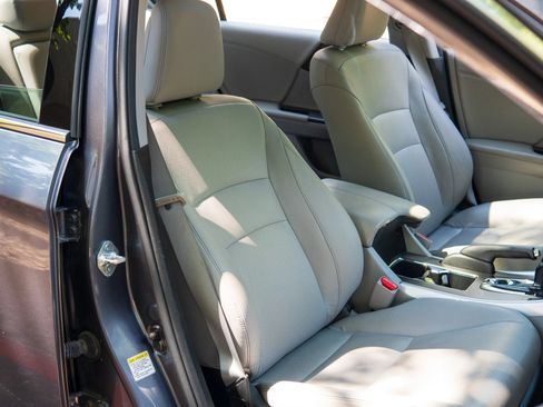 Used 2013 Honda Accord Touring image 30