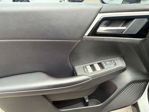 Used 2023 Mitsubishi Outlander SE FWD image 12