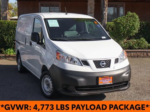 Used 2017 Nissan NV200 S FWD image 2