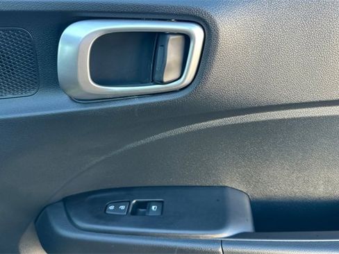 Used 2024 Hyundai Venue SEL image 20