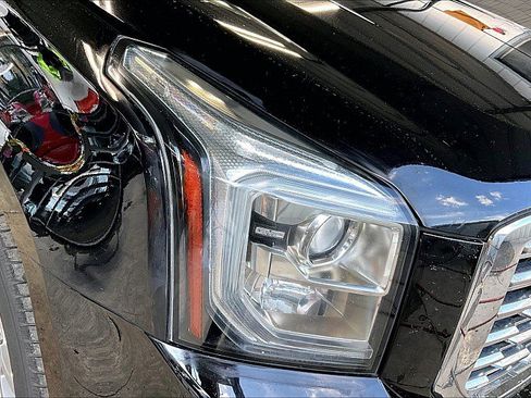 Used 2018 GMC Yukon Denali w/ Open Road Package RWD image 25