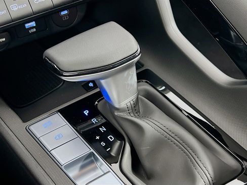 New 2025 Hyundai Elantra SEL FWD image 12