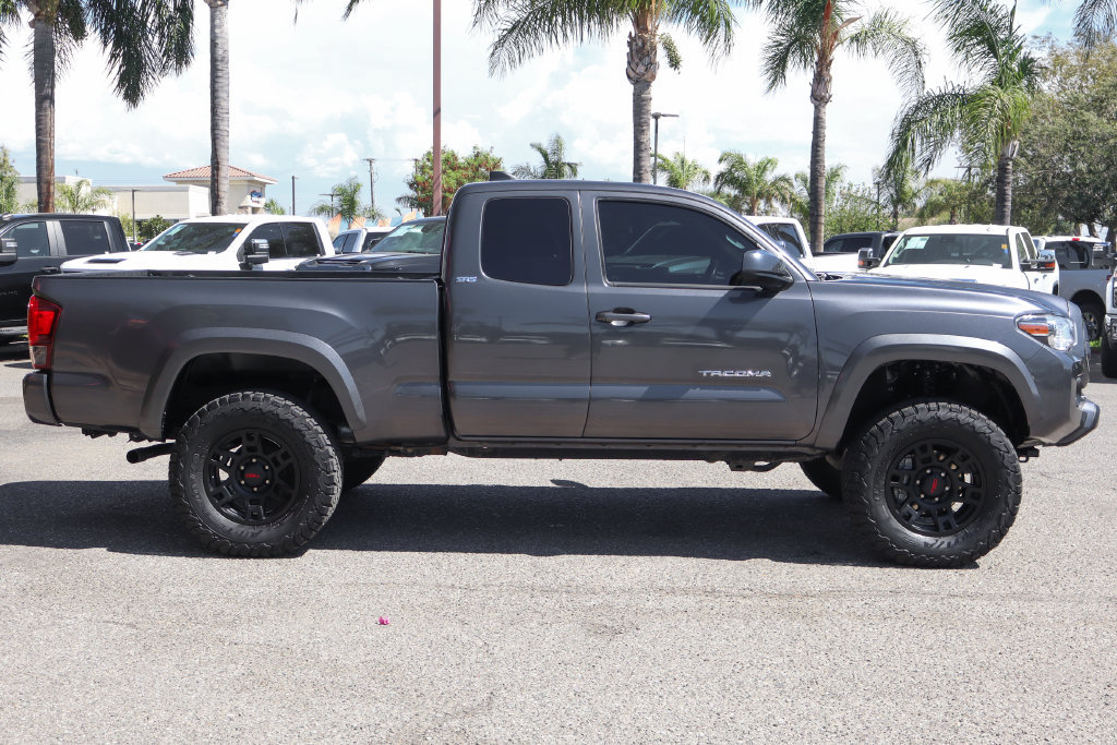 Used 2022 Toyota Tacoma SR5 AWD/4WD image 11