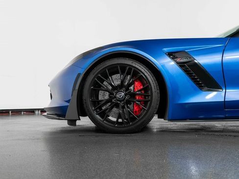 Used 2015 Chevrolet Corvette Z06 w/ 3LZ Preferred Equipment Group image 12