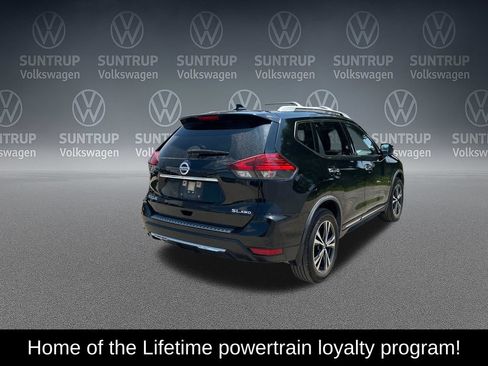 Used 2017 Nissan Rogue SL w/ SL Premium Package AWD/4WD image 4