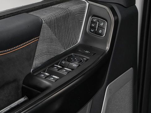 Used 2024 Ford F350 Platinum image 44