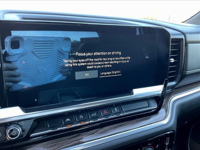 Used 2022 Chevrolet Silverado 1500 LT AWD/4WD image 17