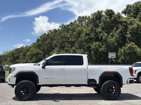 Used 2022 GMC Sierra 2500 AT4 w/ AT4 Premium Plus Package AWD/4WD image 3