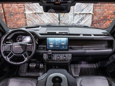 Used 2023 Land Rover Defender 90 X image 26