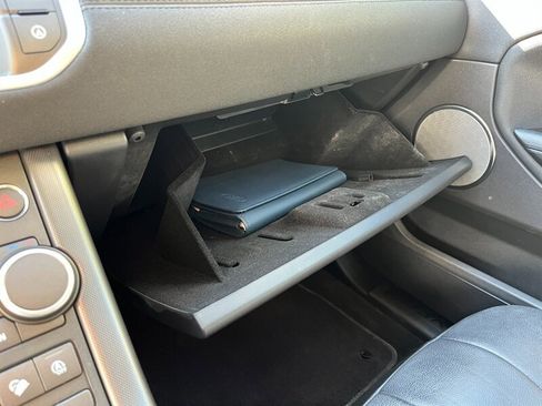 Used 2018 Land Rover Range Rover Evoque SE image 37