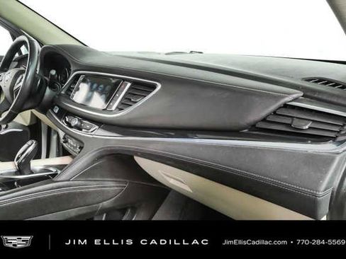 Used 2018 Buick Enclave Premium w/ Experience Buick Package FWD image 23