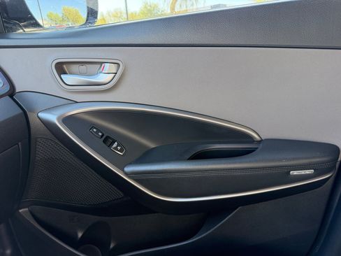 Used 2017 Hyundai Santa Fe Sport FWD image 16