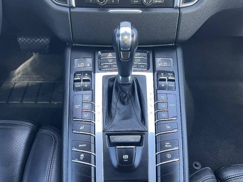 Used 2016 Porsche Macan S AWD/4WD image 22