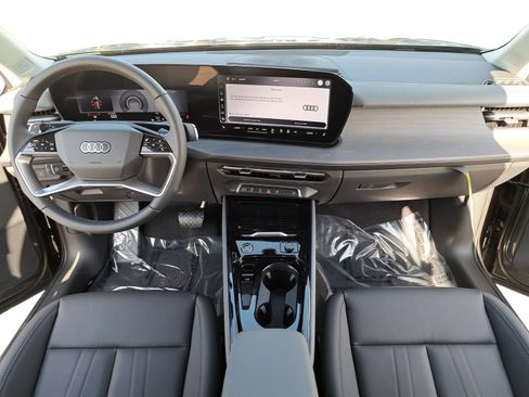 New 2026 Audi Q3 quattro 2.0T AWD/4WD image 9