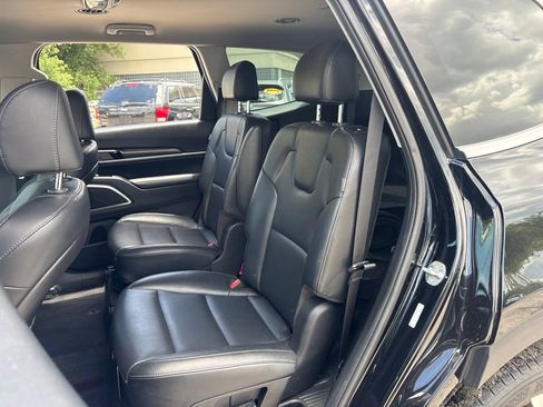 Used 2024 Kia Telluride S FWD image 11