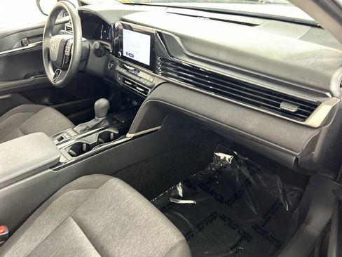 Used 2026 Toyota Camry LE FWD image 27