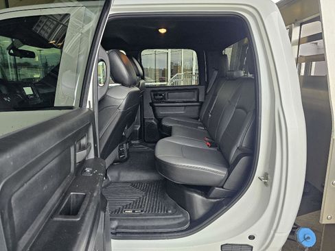 Used 2021 RAM 3500 Tradesman w/ Chrome Appearance Group image 18