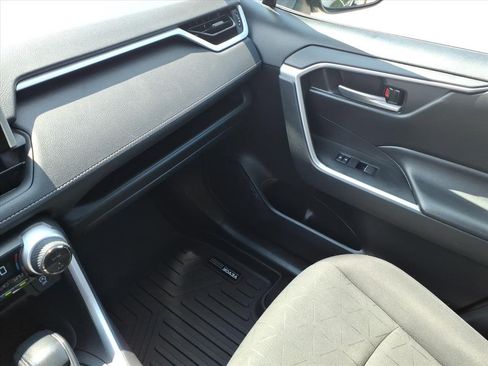 Used 2023 Toyota RAV4 XLE FWD image 33