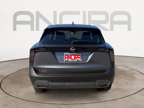 Used 2025 Nissan Kicks S image 9