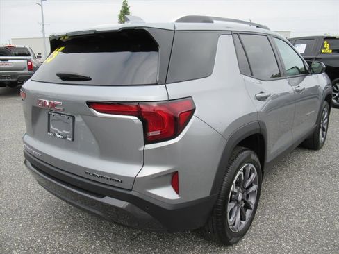 Used 2025 GMC Terrain Elevation w/ Elevation Premium Package AWD/4WD image 7