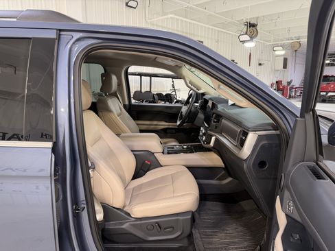 Used 2023 Ford Expedition Max XLT image 14