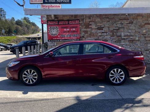 Used 2015 Toyota Camry XLE image 3