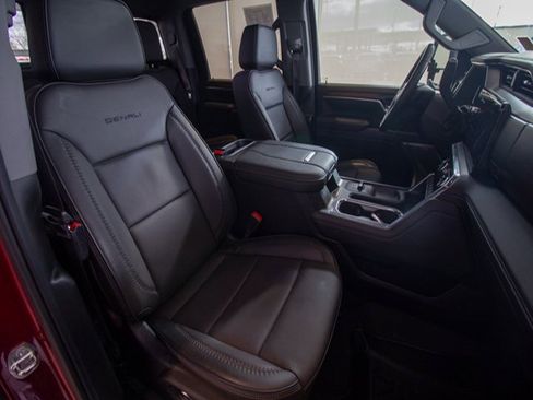 Used 2024 GMC Sierra 3500 Denali image 15