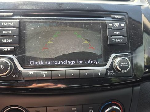 Used 2016 Nissan Sentra SV FWD image 27
