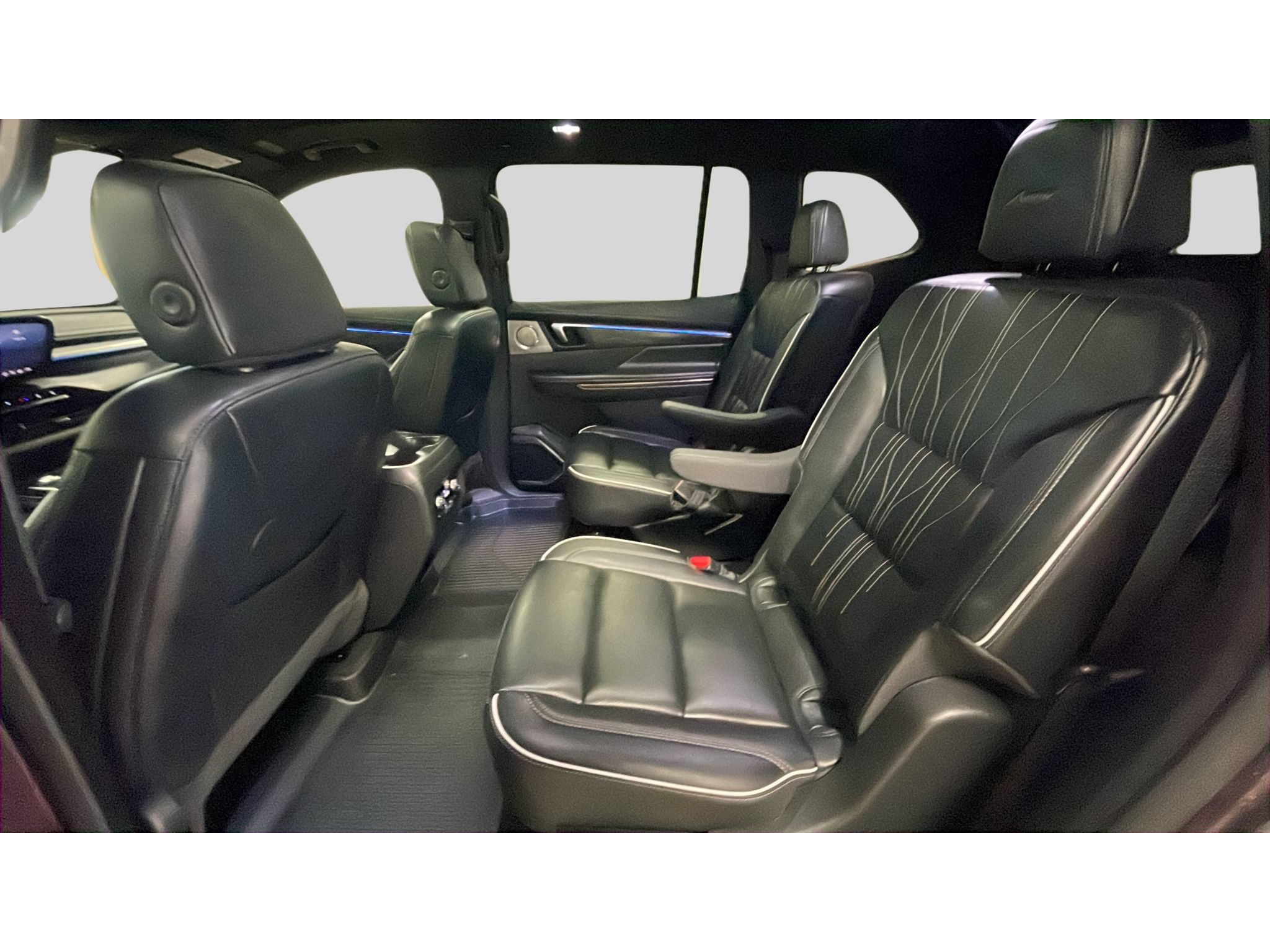 Used 2025 Buick Enclave Avenir w/ Super Cruise Package AWD/4WD image 15