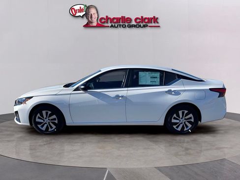 Used 2025 Nissan Altima 2.5 S FWD image 3